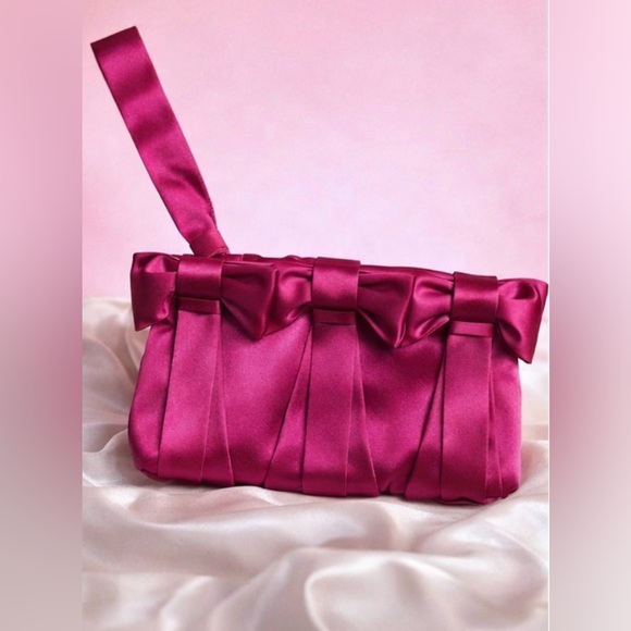 RARE Valentino Garavani Pink Satin Bow Clutch Wristlet Bag Vintage Silk Luxury - Picture 2 of 14